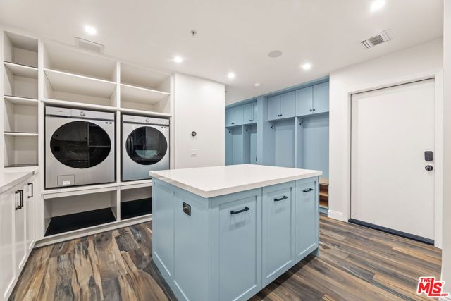 6221 Penfield Avenue, Woodland Hills (los Angeles), CA 91367