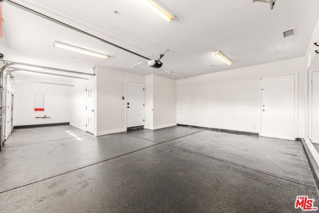 6221 Penfield Avenue, Woodland Hills (los Angeles), CA 91367