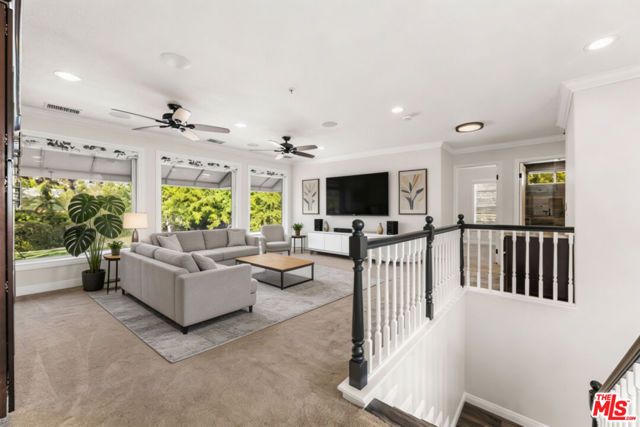 6221 Penfield Avenue, Woodland Hills (los Angeles), CA 91367