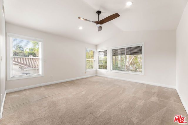 6221 Penfield Avenue, Woodland Hills (los Angeles), CA 91367