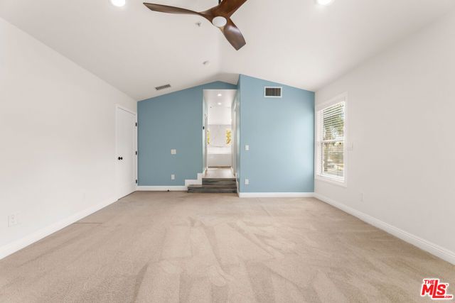 6221 Penfield Avenue, Woodland Hills (los Angeles), CA 91367