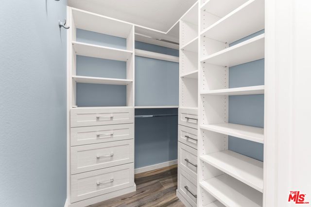 6221 Penfield Avenue, Woodland Hills (los Angeles), CA 91367