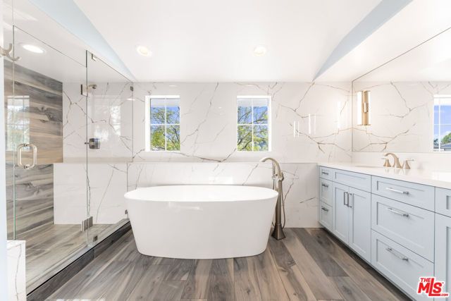 6221 Penfield Avenue, Woodland Hills (los Angeles), CA 91367