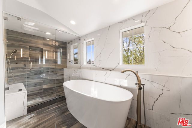 6221 Penfield Avenue, Woodland Hills (los Angeles), CA 91367