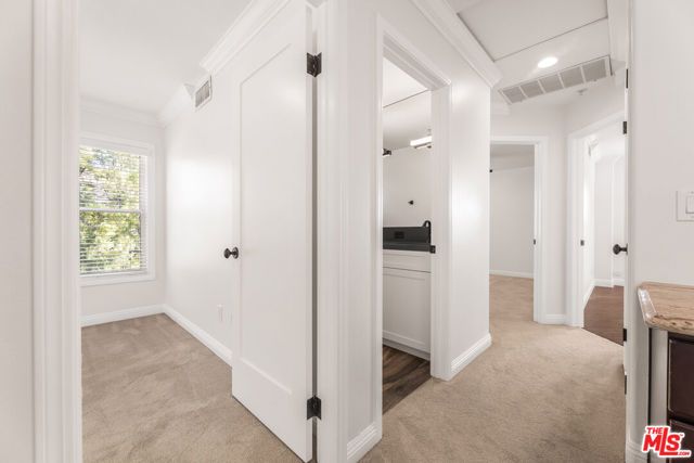 6221 Penfield Avenue, Woodland Hills (los Angeles), CA 91367