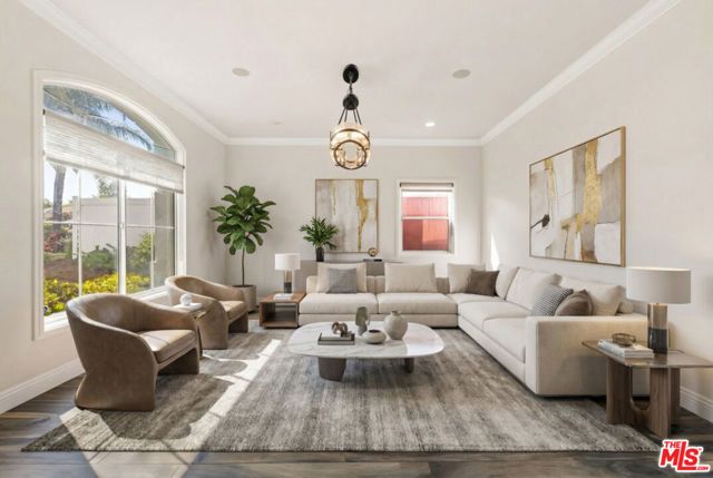 6221 Penfield Avenue, Woodland Hills (los Angeles), CA 91367