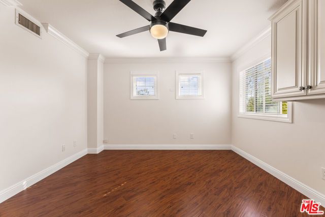 6221 Penfield Avenue, Woodland Hills (los Angeles), CA 91367