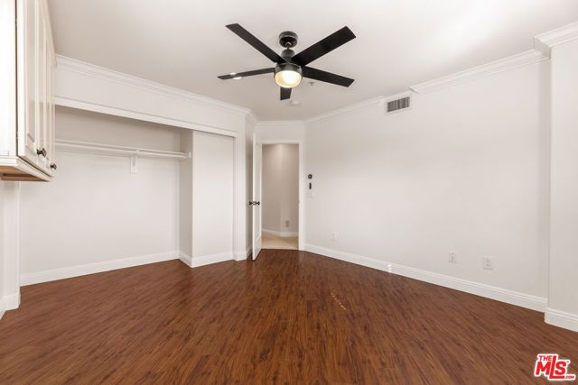 6221 Penfield Avenue, Woodland Hills (los Angeles), CA 91367