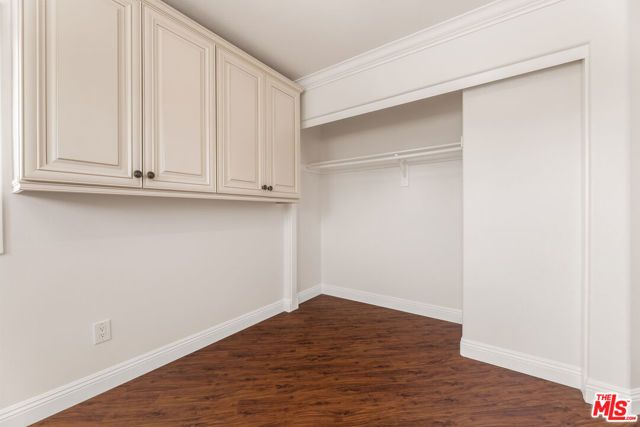 6221 Penfield Avenue, Woodland Hills (los Angeles), CA 91367