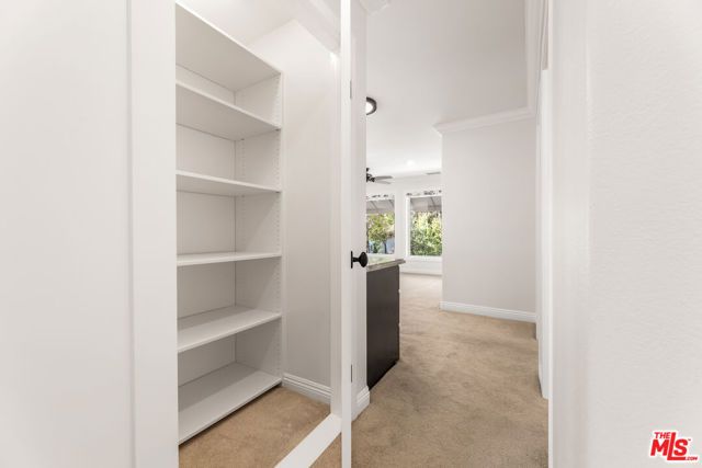 6221 Penfield Avenue, Woodland Hills (los Angeles), CA 91367