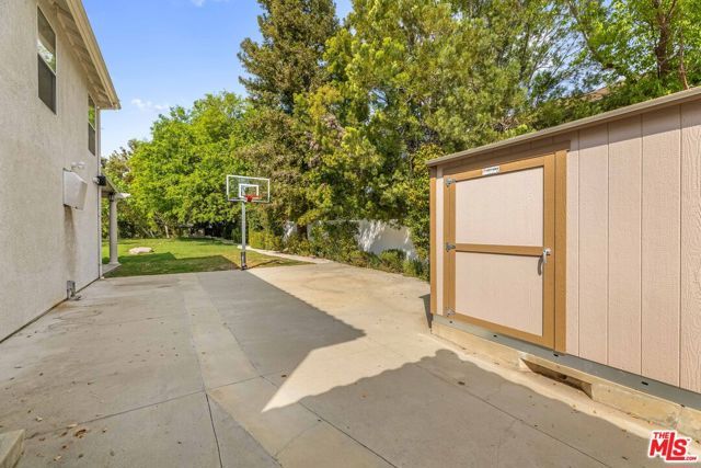 6221 Penfield Avenue, Woodland Hills (los Angeles), CA 91367