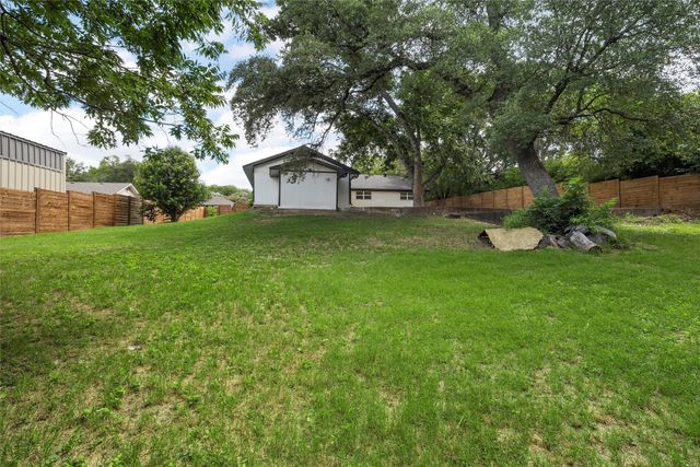 1132 Western Oaks Drive, Woodway, TX 76712