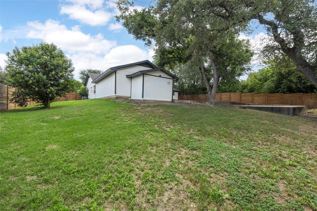 1132 Western Oaks Drive, Woodway, TX 76712