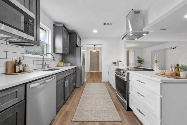 1132 Western Oaks Drive, Woodway, TX 76712