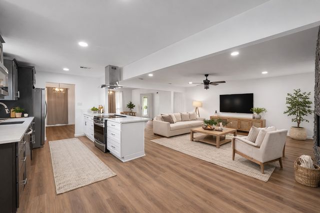 1132 Western Oaks Drive, Woodway, TX 76712