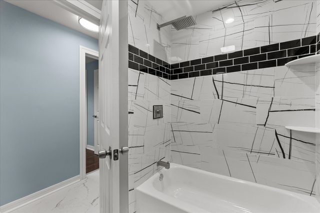 6831 S Winchester Avenue, Chicago, IL 60636