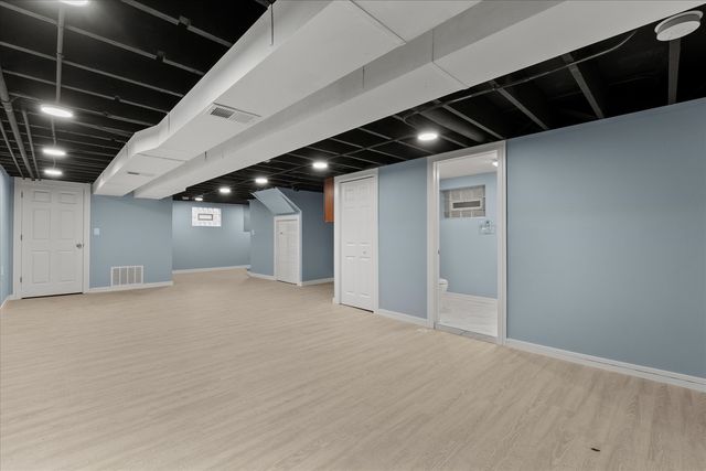 6831 S Winchester Avenue, Chicago, IL 60636