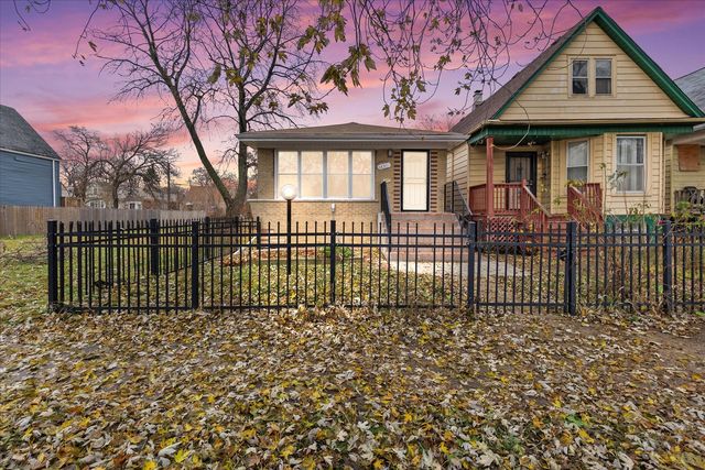 6831 S Winchester Avenue, Chicago, IL 60636