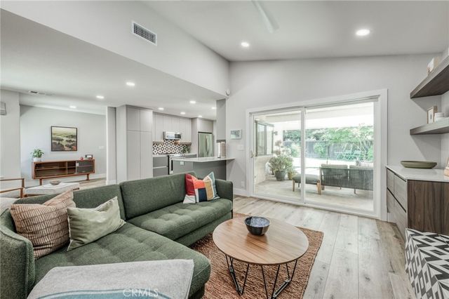 750 E Wood Duck Circle, Fresno, CA 93730