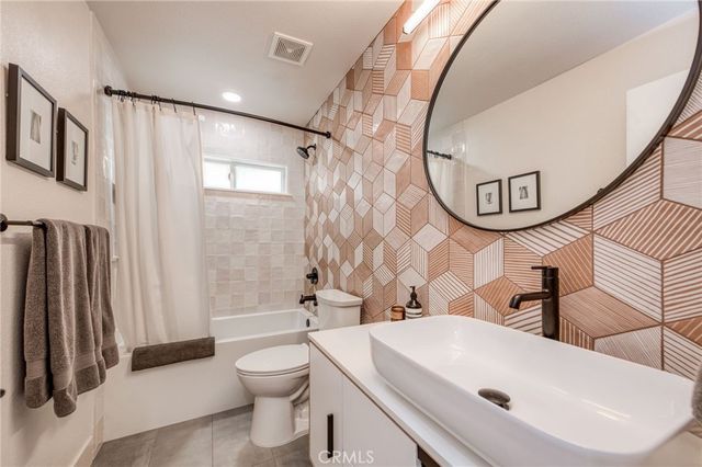 750 E Wood Duck Circle, Fresno, CA 93730
