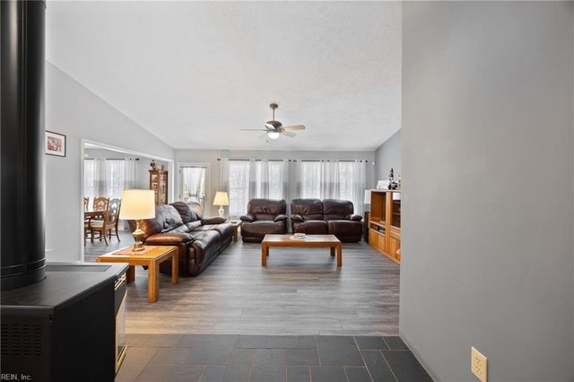 5715 Hickory Fork RD, Gloucester, VA 23061