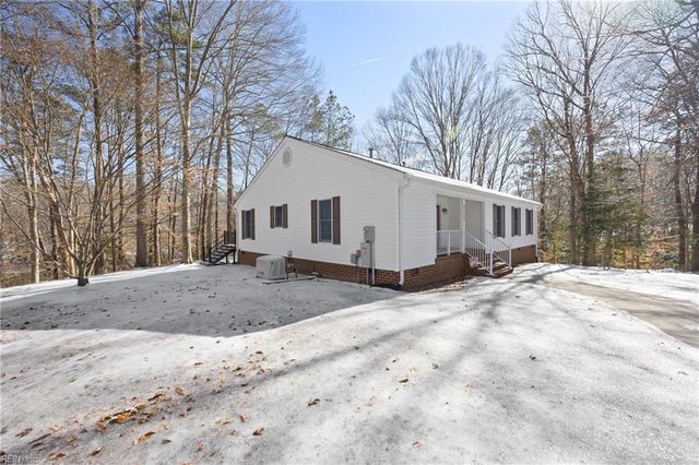 5715 Hickory Fork RD, Gloucester, VA 23061