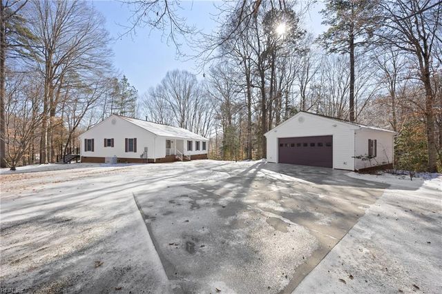 5715 Hickory Fork RD, Gloucester, VA 23061
