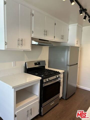 346 S Van Ness Avenue 10, Los Angeles, CA 90020