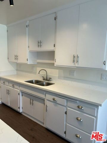 346 S Van Ness Avenue 10, Los Angeles, CA 90020