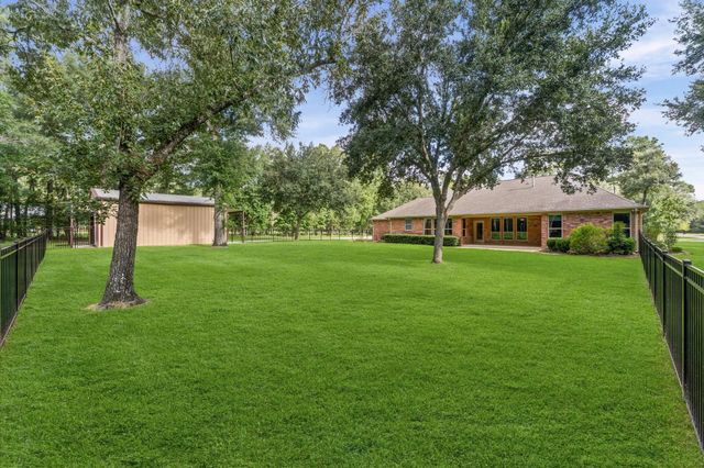 16711 Mustang Trail Drive, Magnolia, TX 77355