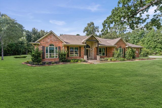16711 Mustang Trail Drive, Magnolia, TX 77355