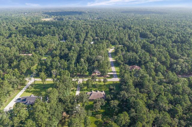 16711 Mustang Trail Drive, Magnolia, TX 77355