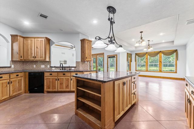 16711 Mustang Trail Drive, Magnolia, TX 77355