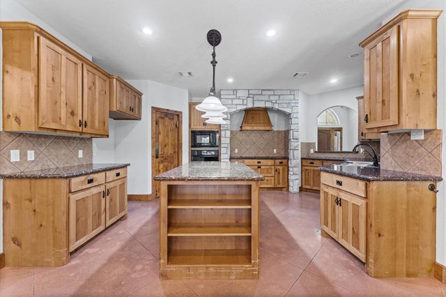 16711 Mustang Trail Drive, Magnolia, TX 77355