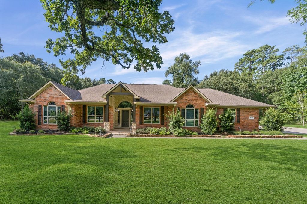 16711 Mustang Trail Drive, Magnolia, TX 77355