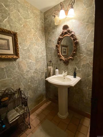 1205 Yorkshire, Helena, AR 72342