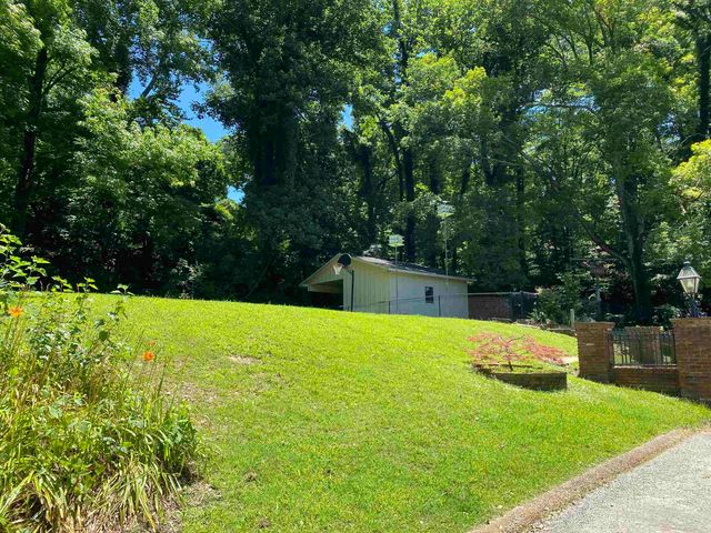 1205 Yorkshire, Helena, AR 72342