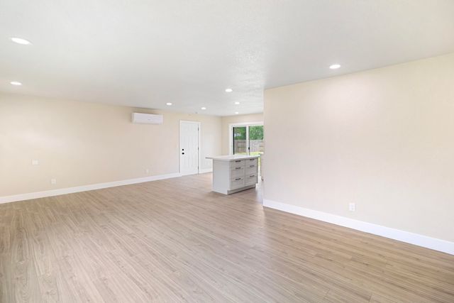 2460 S Balls Ferry Road, Anderson, CA 96007