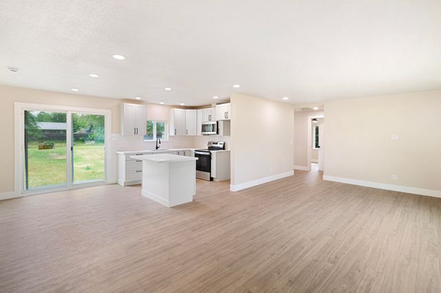 2460 S Balls Ferry Road, Anderson, CA 96007