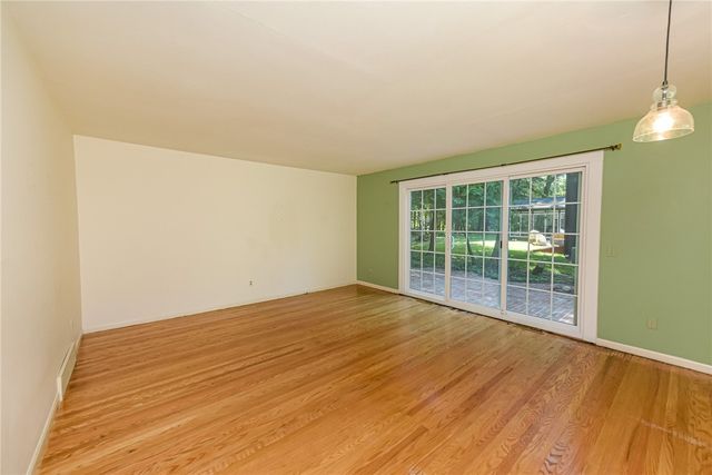 1216 Gerrads Cross, Webster, NY 14580