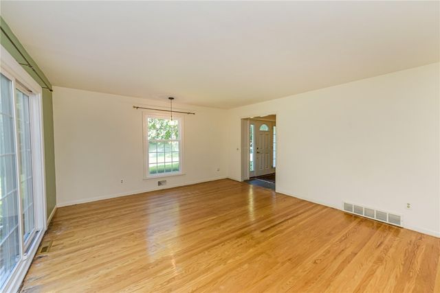 1216 Gerrads Cross, Webster, NY 14580