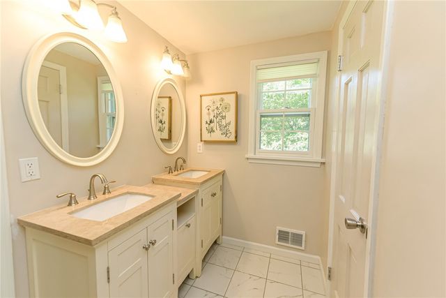 1216 Gerrads Cross, Webster, NY 14580