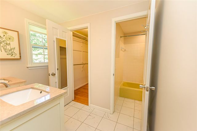 1216 Gerrads Cross, Webster, NY 14580