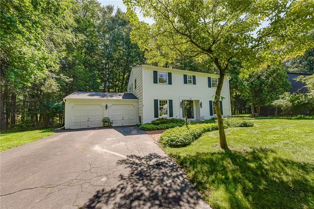 1216 Gerrads Cross, Webster, NY 14580