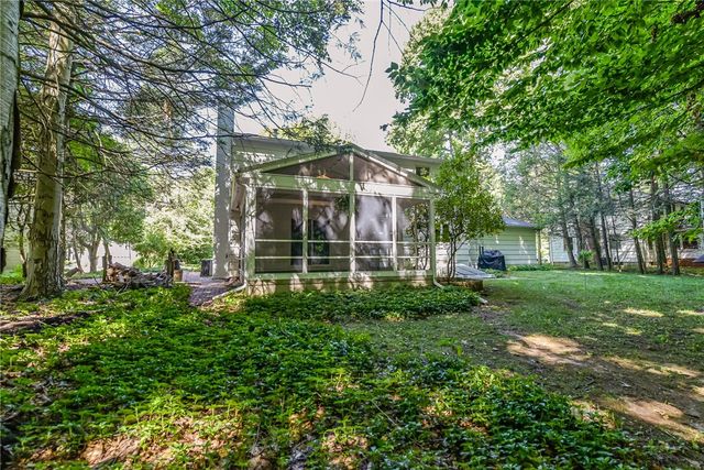 1216 Gerrads Cross, Webster, NY 14580