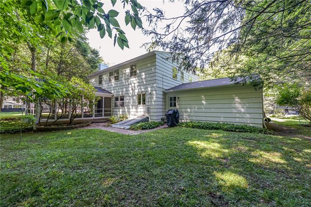 1216 Gerrads Cross, Webster, NY 14580