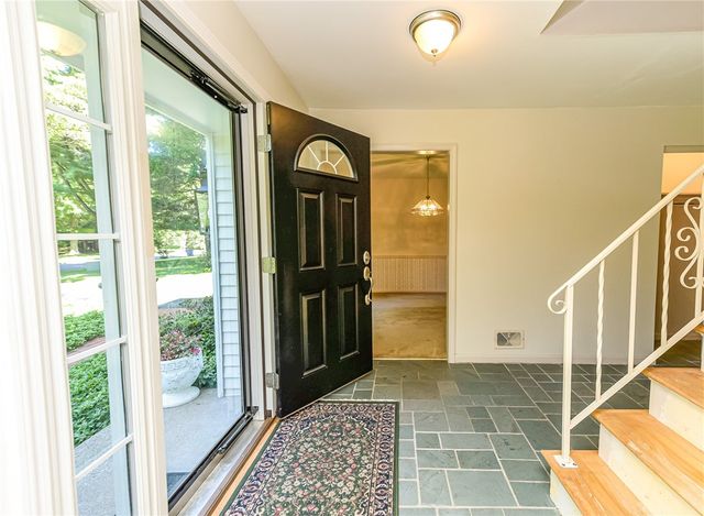 1216 Gerrads Cross, Webster, NY 14580