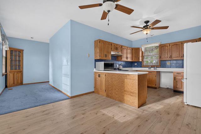 7950 W Eagle Lake Road, Peotone, IL 60468