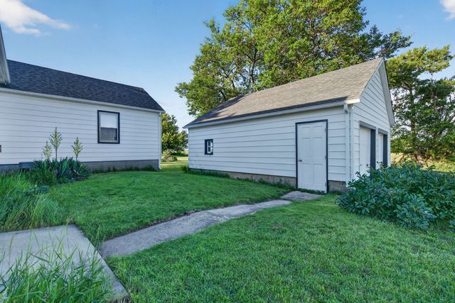 7950 W Eagle Lake Road, Peotone, IL 60468