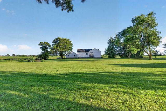 7950 W Eagle Lake Road, Peotone, IL 60468